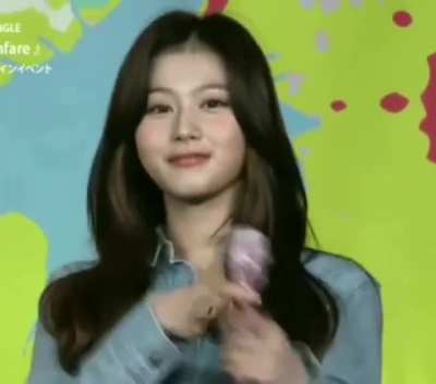 201128 - Cute Sana