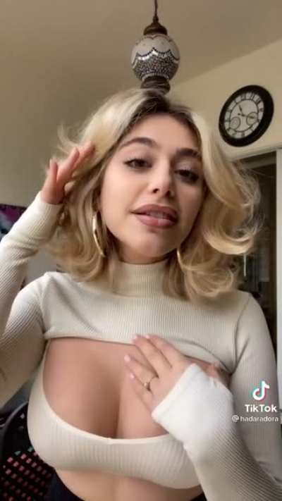 She looks like she gives mean head