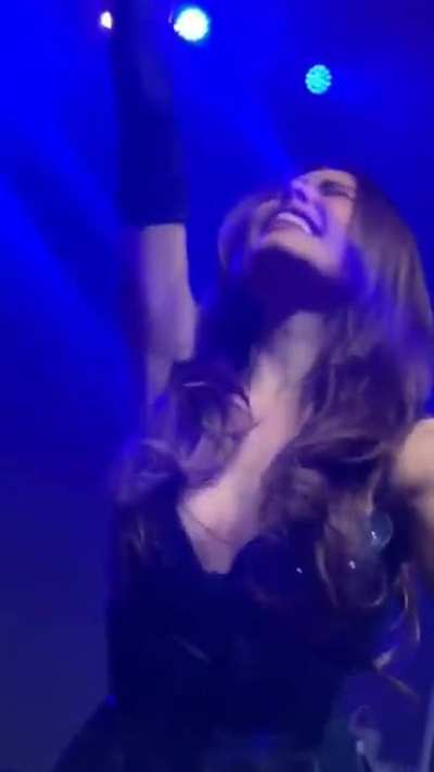 She looks sooo Happy &amp;lt;3