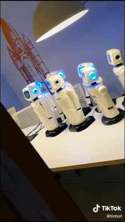 Eles est&atilde;o chegando chat...