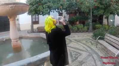Pissing public and huge prolapse