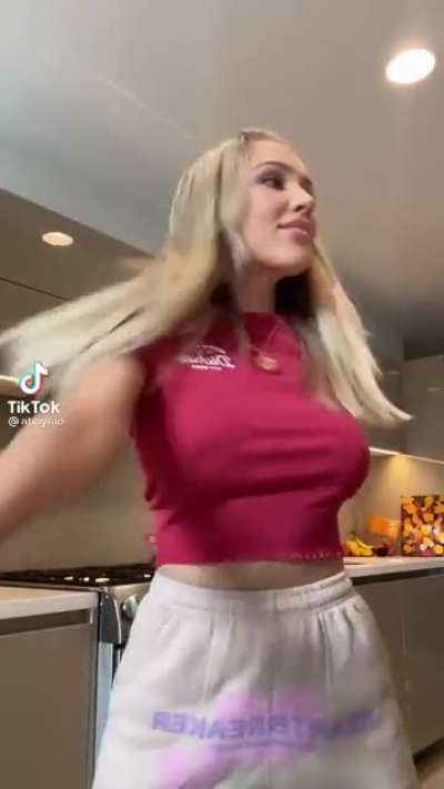 She&rsquo;s just so ✨sexy✨
