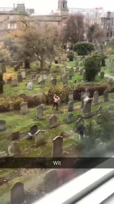 🎵C&rsquo;mon baby, don&rsquo;t fear the reaper🎵