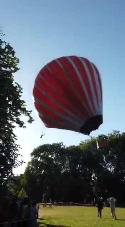 Como voar de bal&atilde;o clandestinamente