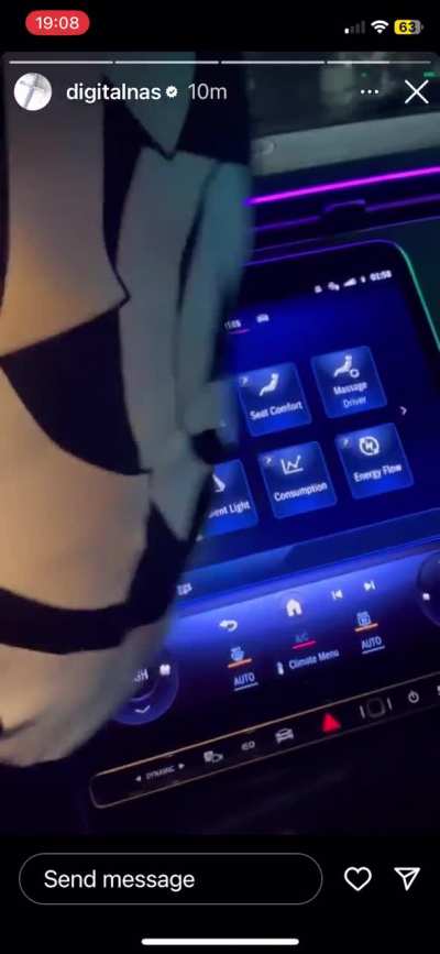 Anyone know what is playing in DN&rsquo;s story? Shazam doesn&rsquo;t pick anything up. 