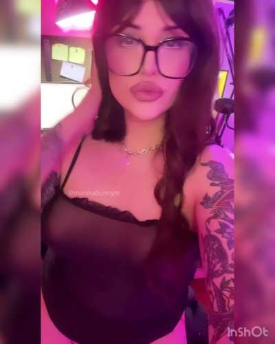 Mommy needs her little clitty sucked