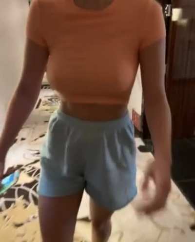 hotel’s favorite guest [GIF]
