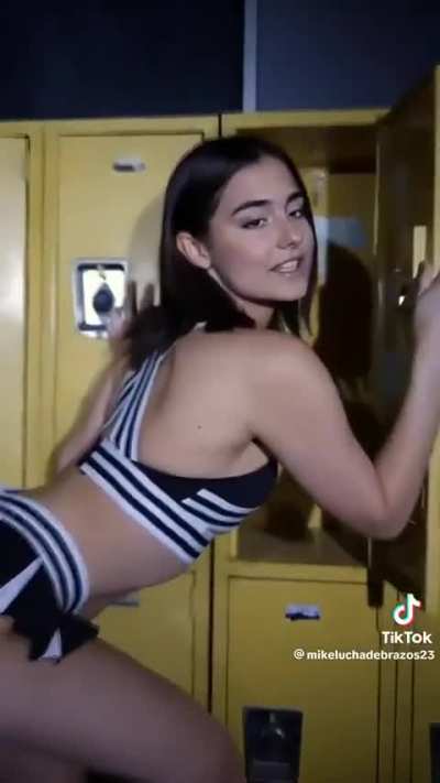 Uff, la Merly tampoco est&aacute; mal🤤🤤, pero la Adriana🥵