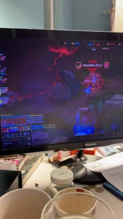 My dads first pentakill, the commentary is amazing.