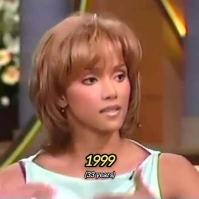 Halle Berry &eth;&eth;&eth;
