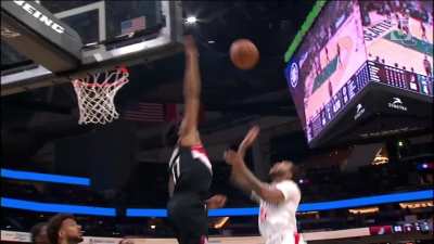 [Highlight] Sharpe gets up for a huge block