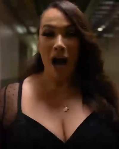 Nia on Cameo
