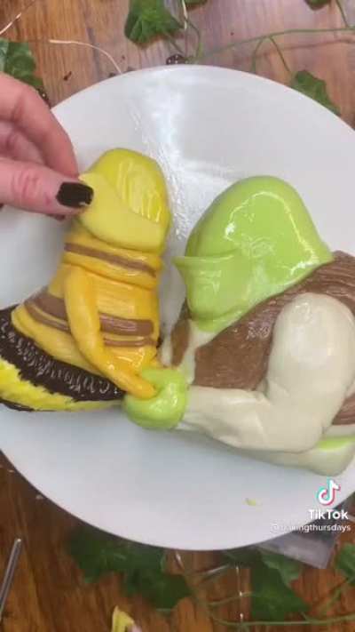The cakes are gay!