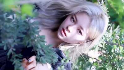 200522 JEONGYEON MORE &amp;amp; MORE JACKET FILM- That smirk is killer