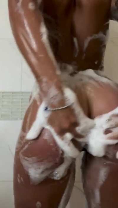 💦💦 Showering with everyone on onlyfans ❤️ I'm going to start live Webcam shows in the shower and all over on Onlyfans now. 😈 Don't miss it , link to sub in comments ❤️