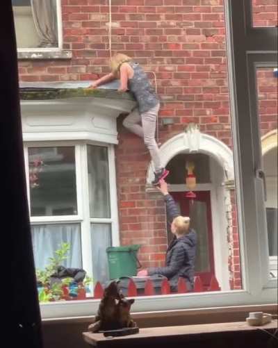 Druggies try to break into house in broad day light, wait for it&hellip;😅