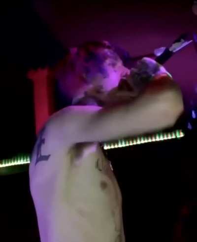 lil peep singing i miss you by blink 182 from a different angle &amp;lt;3