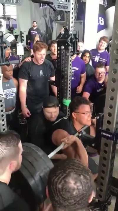 This guy squatted 450 pounds.