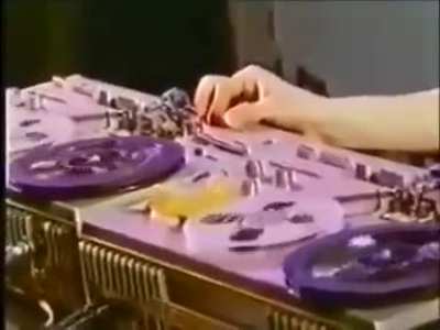 Mindblowing DJ skills on tape decks back in 1991 😱