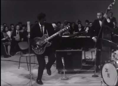 &ldquo;The Father of Rock and Roll&rdquo; Chuck Berry gives a masterclass in showmanship - Johnny B. Goode, 1965