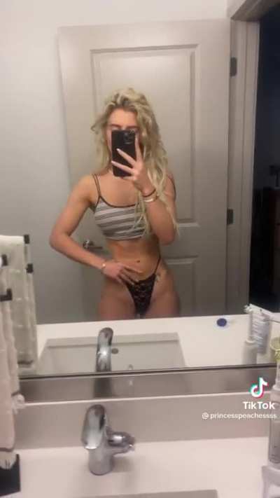 Abs on this thot