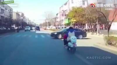Думает бабла настрижёт и новый мопед купит