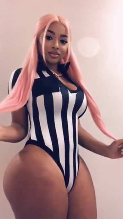 Sexy ref!