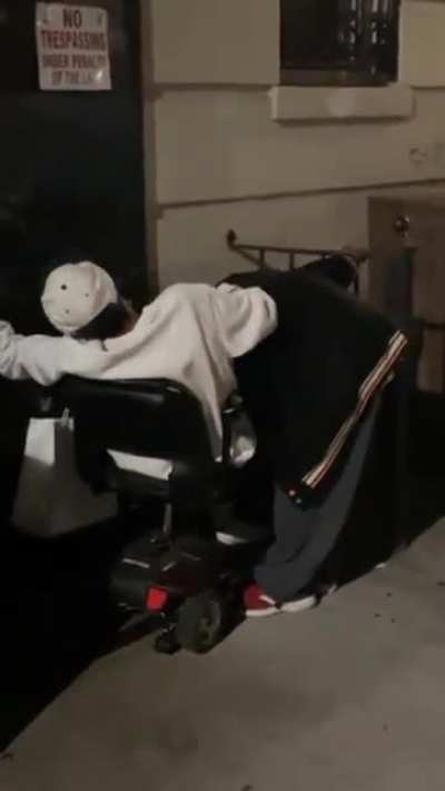 There&rsquo;s enough play for everyone out here 🙌🏾🙌🏾🙌🏾 No excuse why some niggas down bad n sexually frustrated🤷🏾&zwj;♂️🤷🏾&zwj;♂️ OG out here getting mazi ona electric wheelchair 🦼 😂😂😂🤣🤣