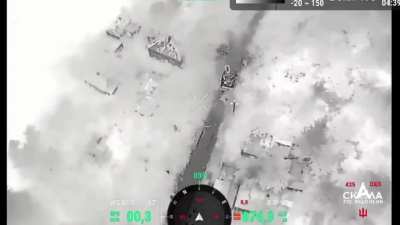 An M2A2 "Bradley" of the 425th OSHB lands an assault team and clears Russian positions in New York, Donetsk region.