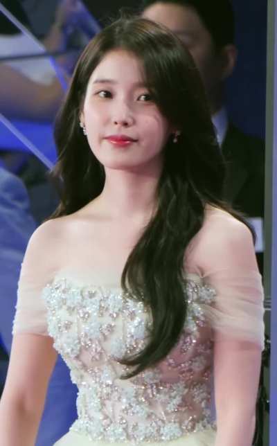 IU