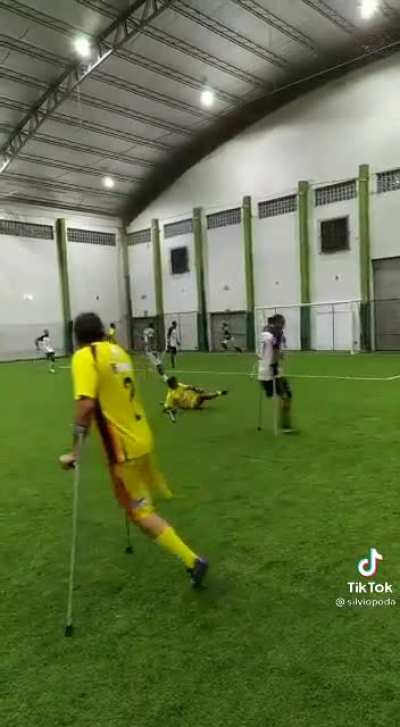 O maluco deu uma PATINETE