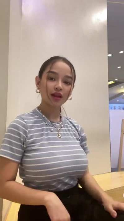 Xyriel Manabat