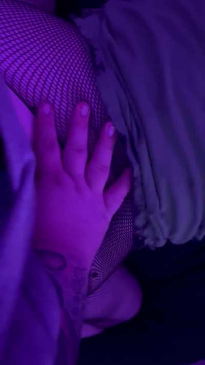 I love the way her ass moves on me🤤 (M,27,FL) DM&rsquo;s are open for more!👀