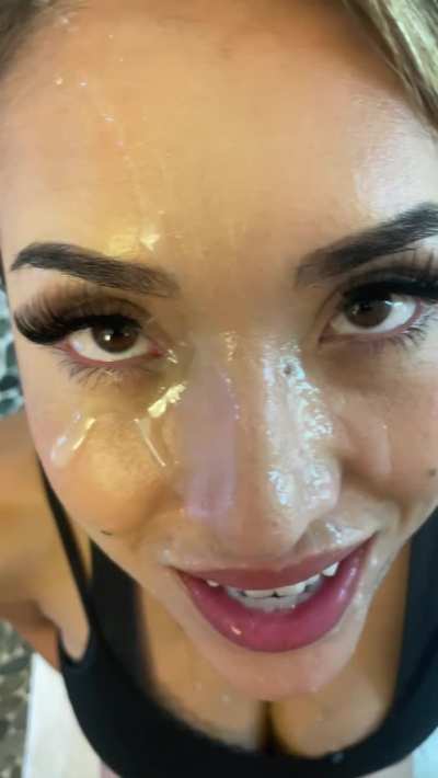She loves cum on her face