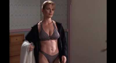 Shannon Whirry - Mike Hammer, Private Eye E24 (1998)