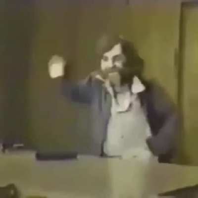 Esta noche oscura te tortura la locura