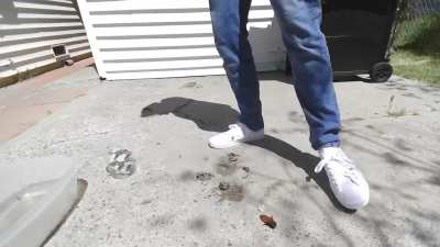 Sexy Jeremy crushing roaches
