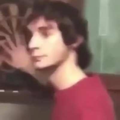 Este ser ultrapassou o limite humano e transcendeu e agora n&atilde;o sente dor, sentimento ou express&otilde;es faciais.