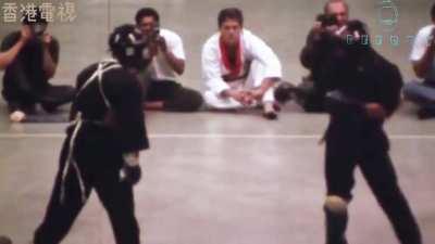 One of the only recorded real fights of Bruce Lee (white straps)