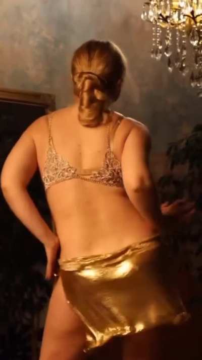 Rate her Dance