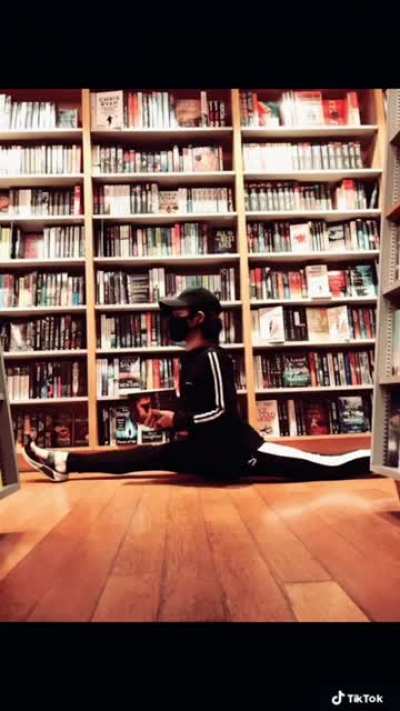 Just recently got my middle split. I never skip my training, if I ever postpone my routine training, it&rsquo;s for 1-2 days.