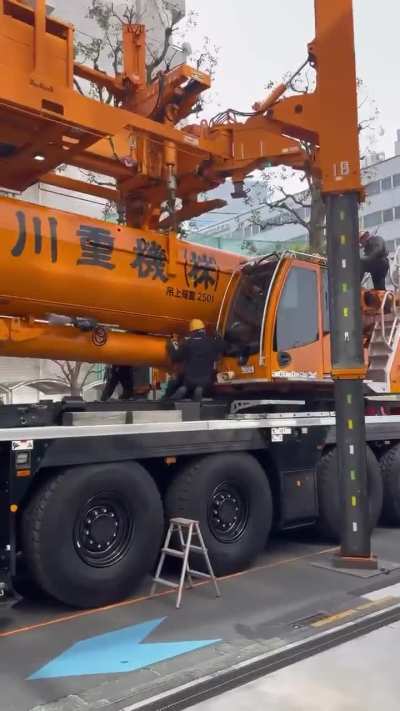 Mobile Crane Boom Installation 🏗️