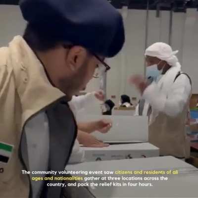 A beautiful display of humanity &amp;amp; kindness. With more than a one-third of Pakistan affected by flooding, more than 30 million people are displace and in need of food, shelter &amp;amp; medical care. People in the UAE come together to volunteer to provide 