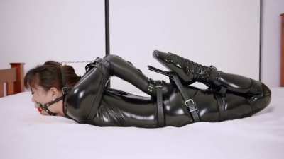 Mina Latex hogtie