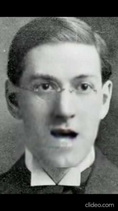 Lovecraft sings while entering the cosmic terror