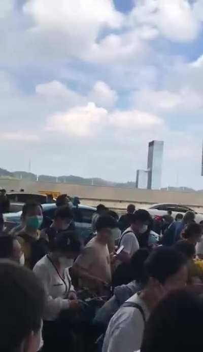 People currently trying to leave from Guangzhou South Station &hellip;there are rumours circulating that Tianhe is going into a hard lockdown on 1st Dec.