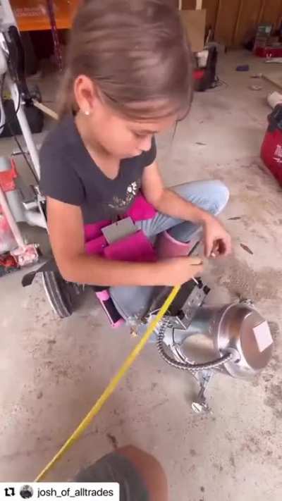 This 8 Year Old Girl Is An Excellent Electrician