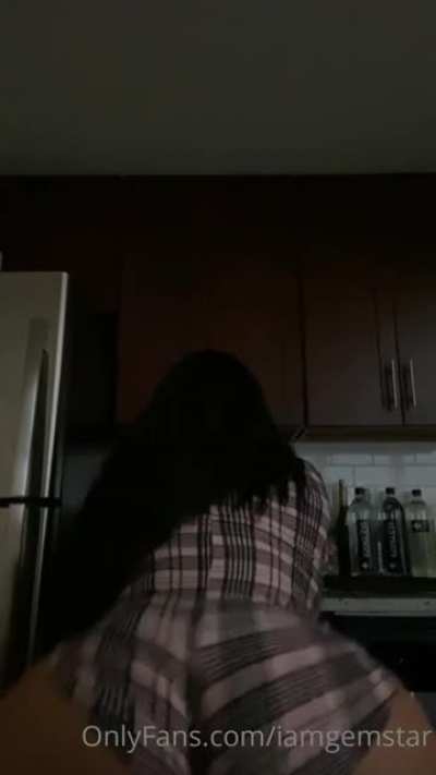 Gem twerking
