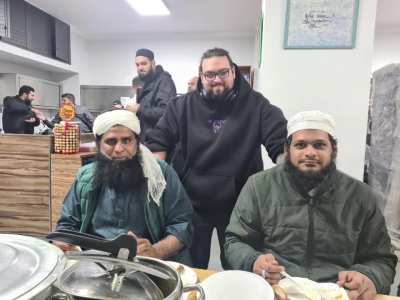 Almanyada pakistanlı hacılarla &ccedil;ekildiğim mistik foto (hoodie harika moruq)