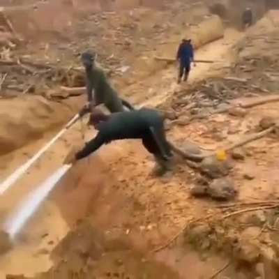Hidrolic, The god of water and pression